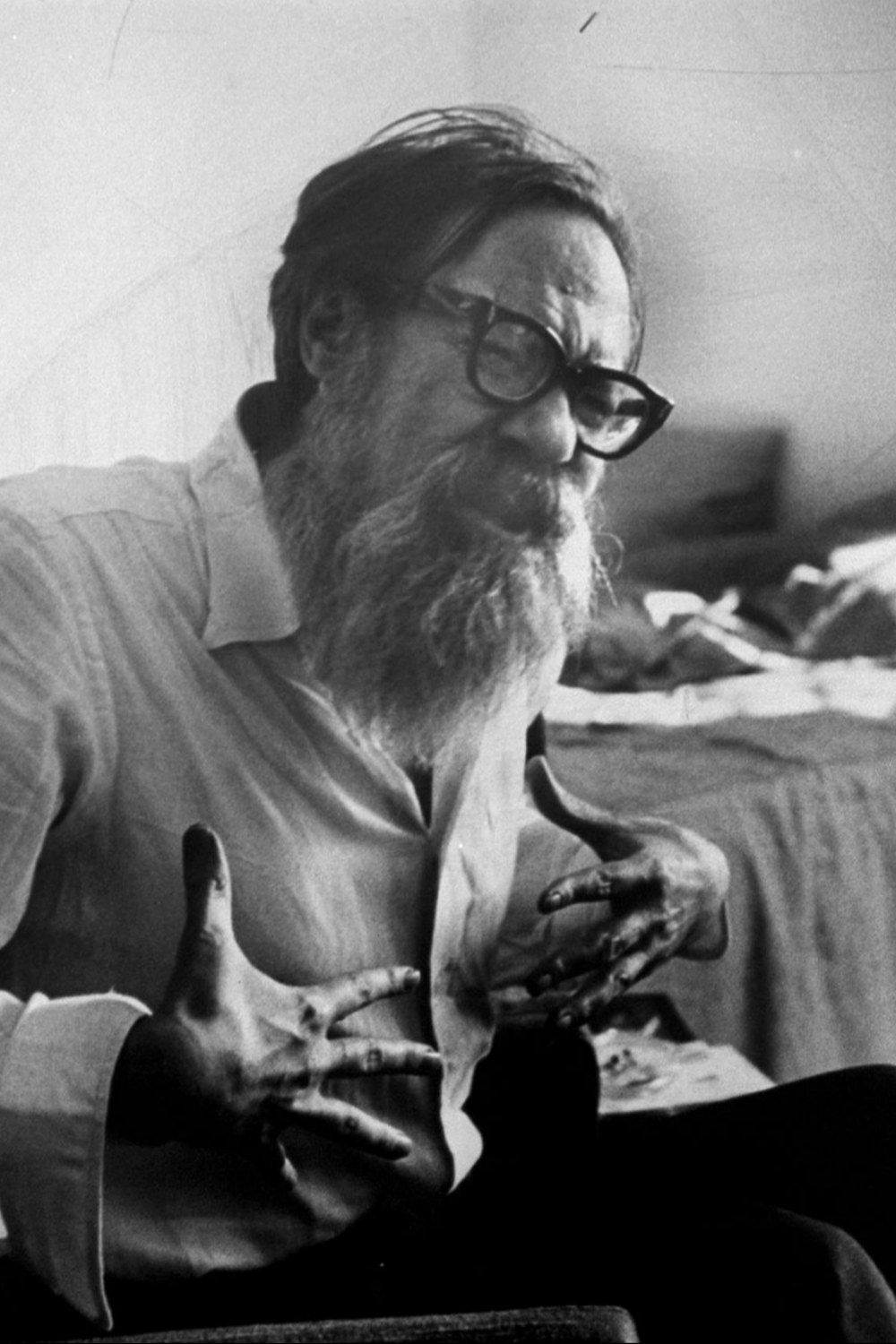 John Berryman: Puisi Selalu Menemukan Jalannya Sendiri