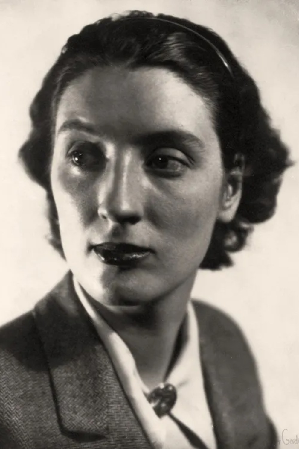 May Sarton: Puisiki untuk Mereka yang Tak Menyukai Puisi