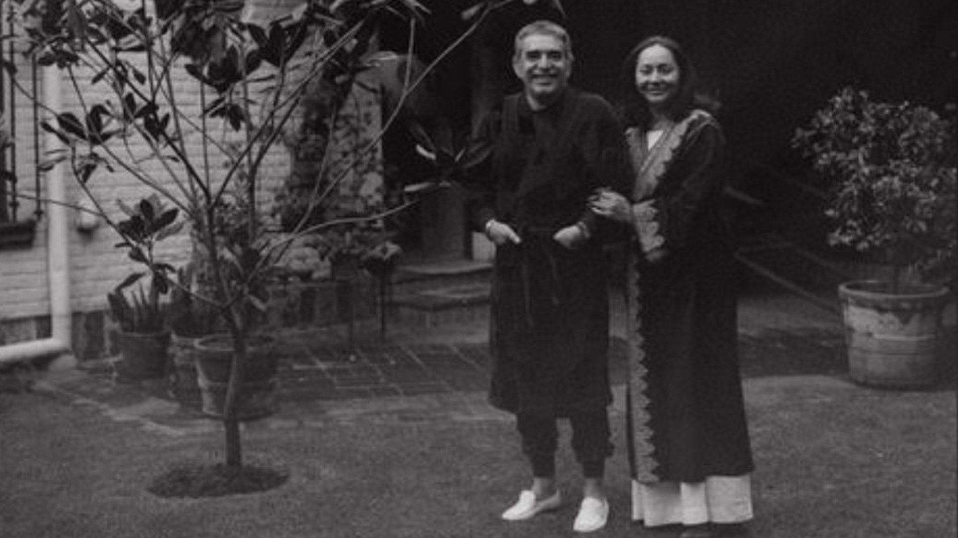 Gabriel García Márquez with his wife and muse Mercedes – From the author’s personal archive, courtesy of Agencia Literaria Carmen Balcells