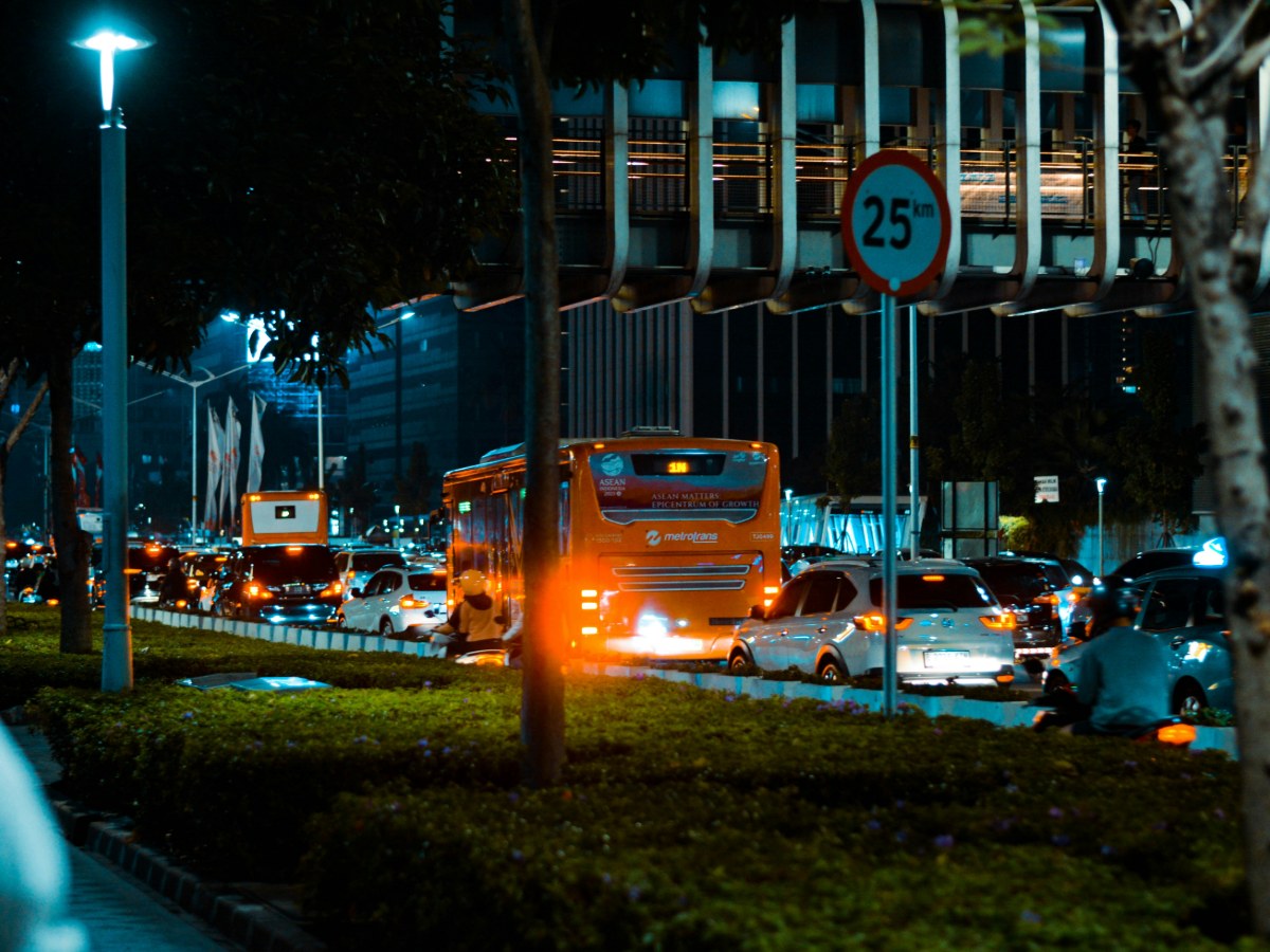Puisi Ikhsan Risfandi